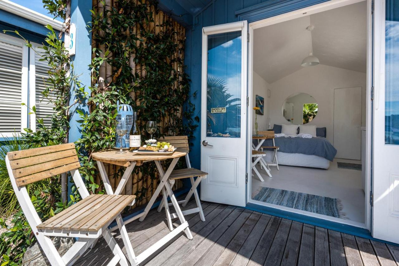 Апартаменты Boatsheds On The Bay, Waiheke Island Ostend Экстерьер фото