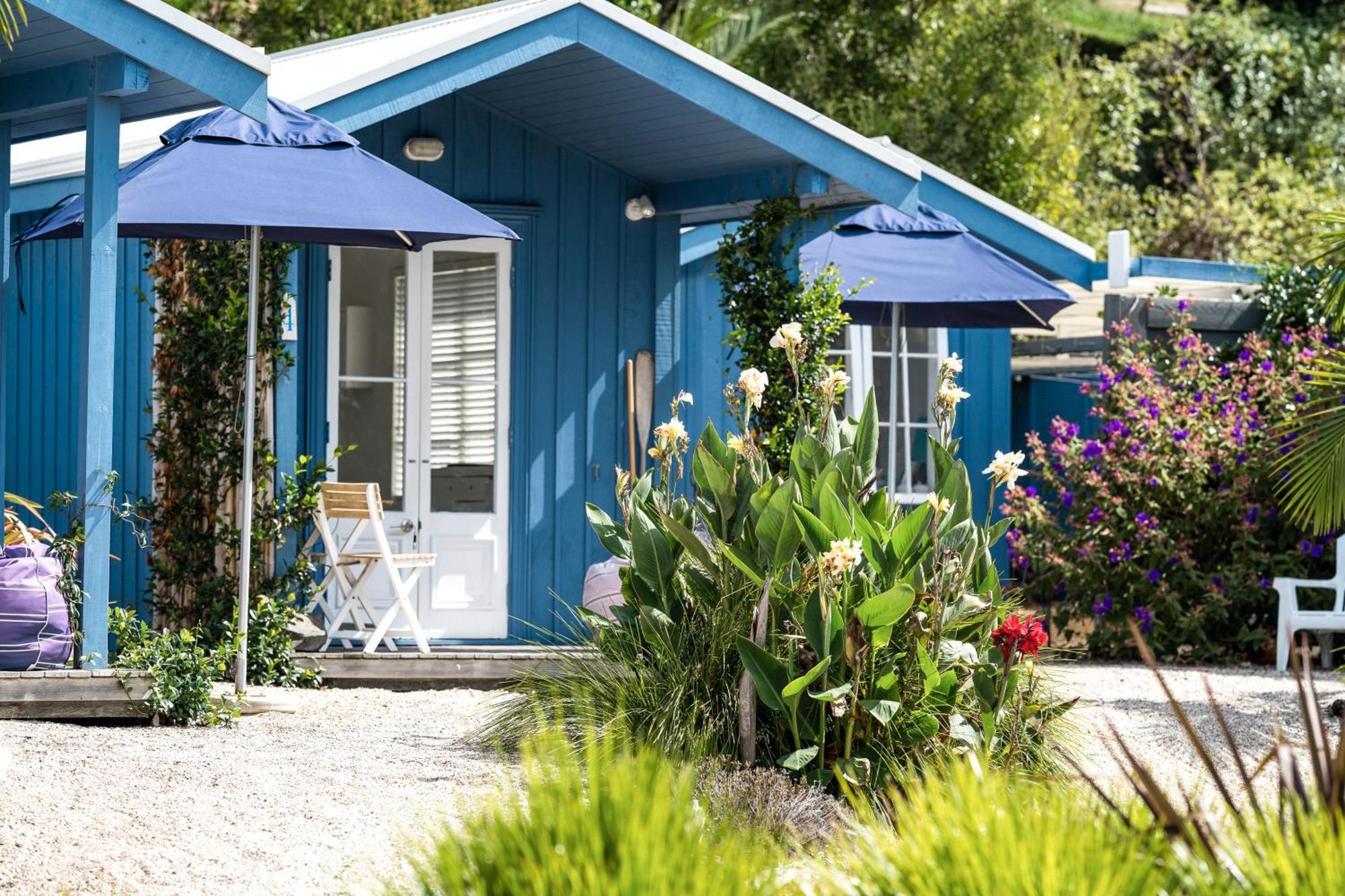 Апартаменты Boatsheds On The Bay, Waiheke Island Ostend Номер фото